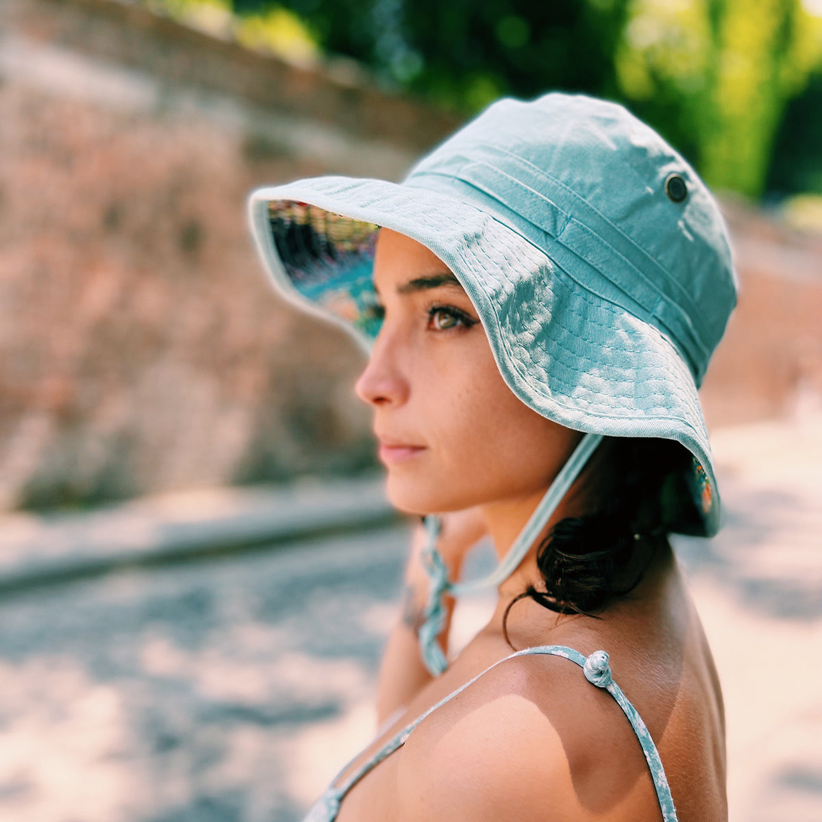 Multi-Color Palm Underbrim Bucket Sun Hat